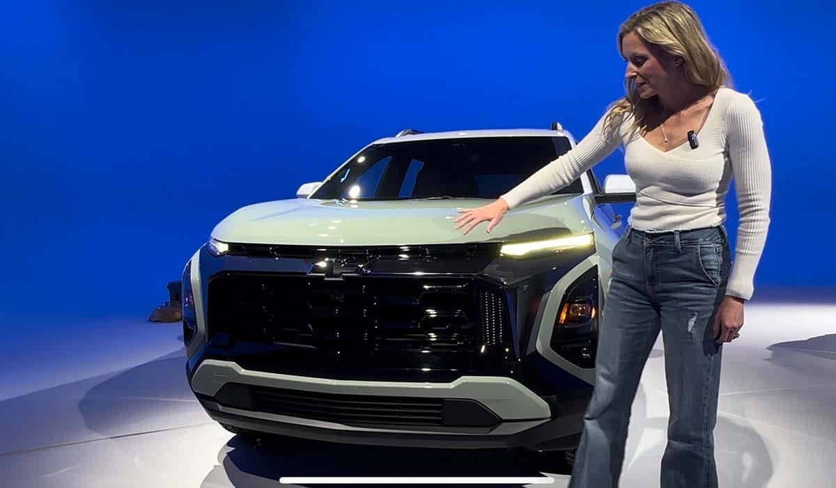 2025 Chevy Equinox Dazzles with Looks, Tech and Trim
